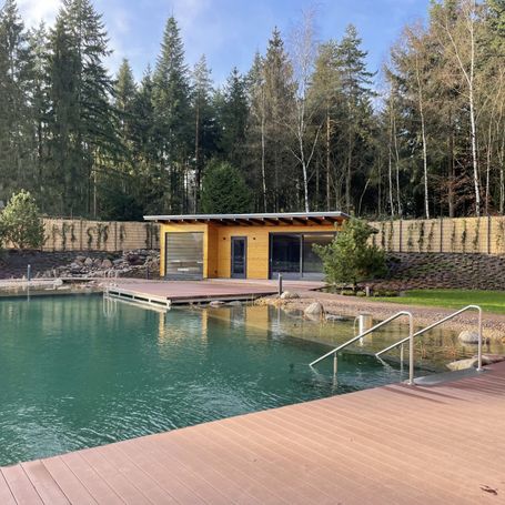Aussenbereich des Pools